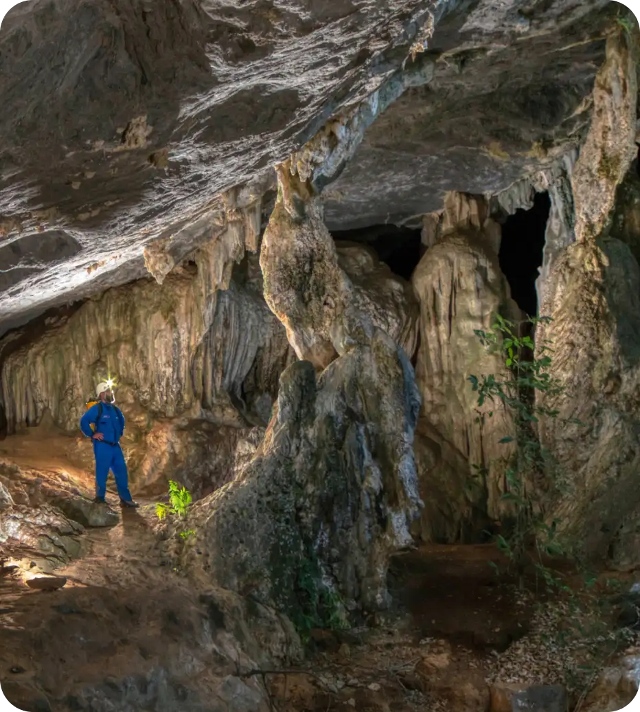 Imagem ilustrativa de uma caverna ou espeleologia